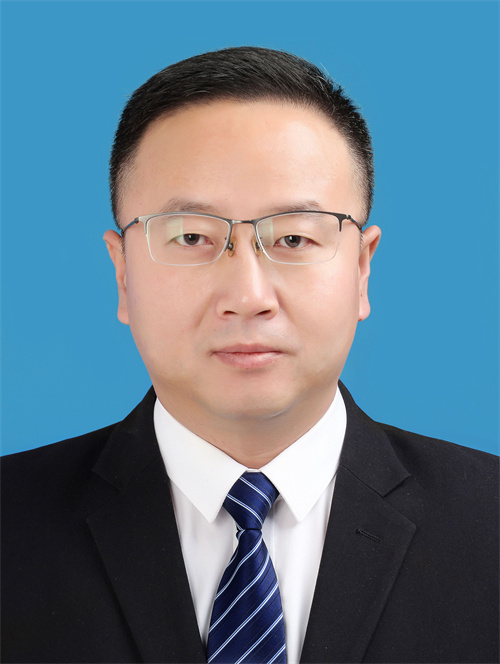 李　桐