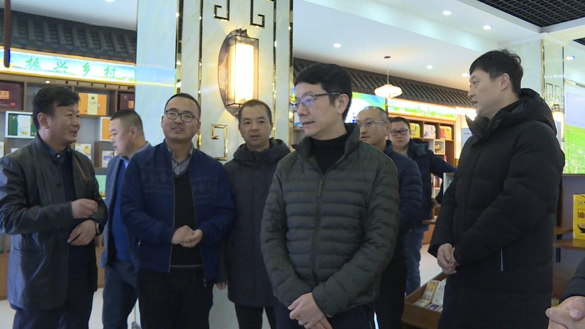 中金公司总裁吴波在会宁县调研
