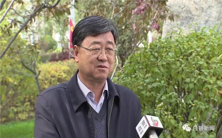 市扶贫办主任 闫志雄:"学习贯彻十九大精神,打赢脱贫攻坚战,确保我们